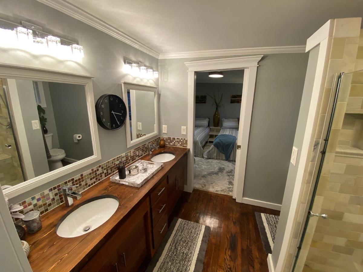 Here It Is! Cool Cape Cod-3 Br-2.5 Bath-12 Guests Olathe Bagian luar foto
