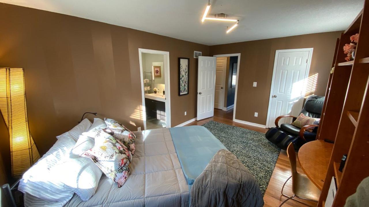 Here It Is! Cool Cape Cod-3 Br-2.5 Bath-12 Guests Olathe Bagian luar foto